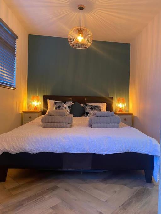 Cozy Cabin With Modern Comforts Wootton  Bagian luar foto